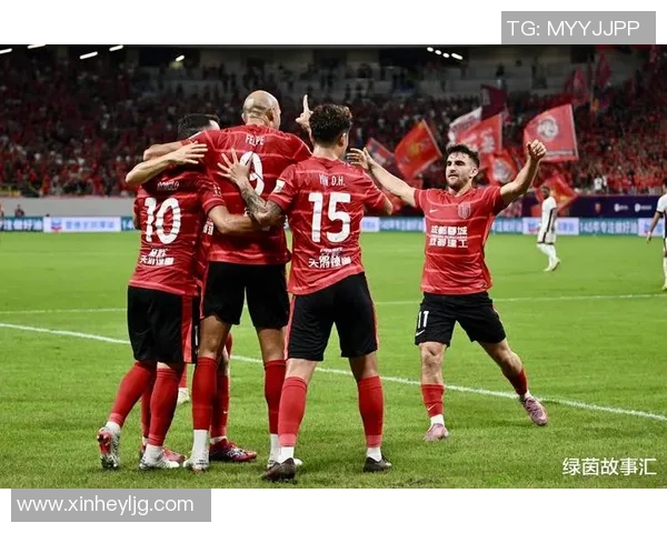 仙城足球球星荣耀再现带领球队奋勇争冠谱写绿茵新传奇